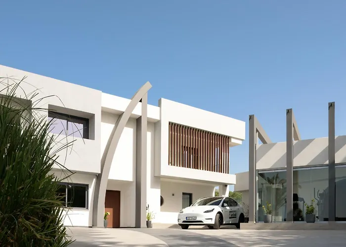 Villa Kalliston - 4000m2 Of Elevated Living