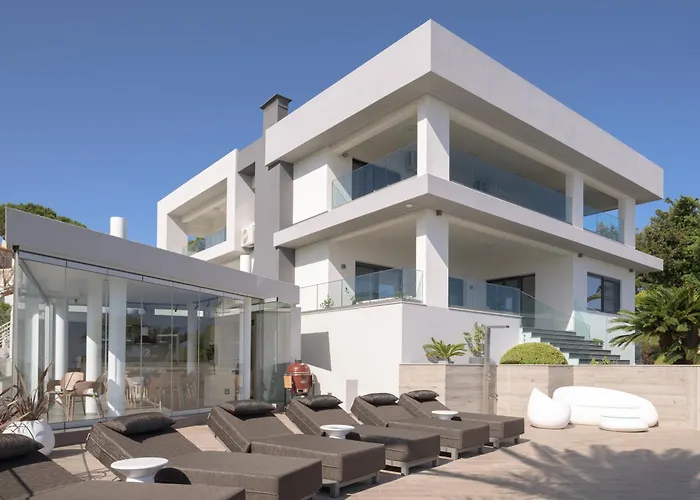 Kalliston - 4000m2 Of Elevated Living