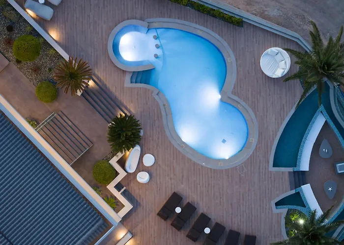 Villa Kalliston - 4000m2 Of Elevated Living *