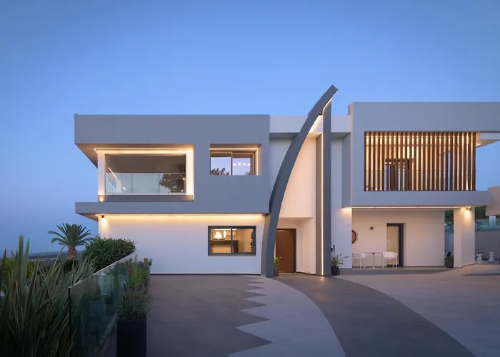 Villa Kalliston - 4000m2 Of Elevated Living *