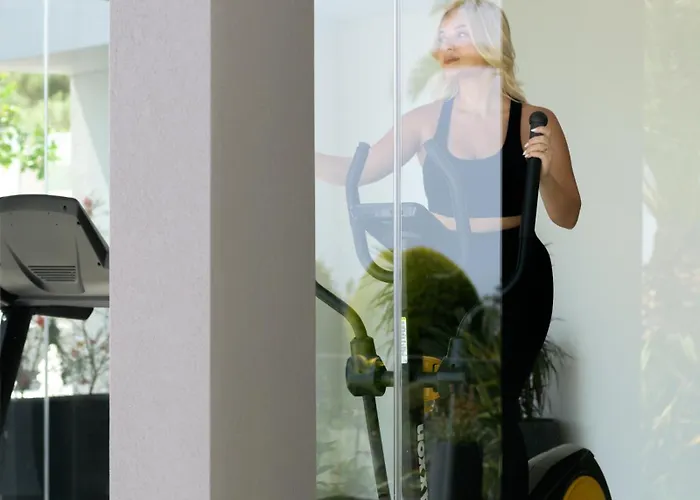 Вилла Kalliston - 4000m2 Of Elevated Living *