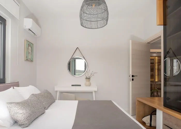 Villa Kalliston - 4000m2 Of Elevated Living