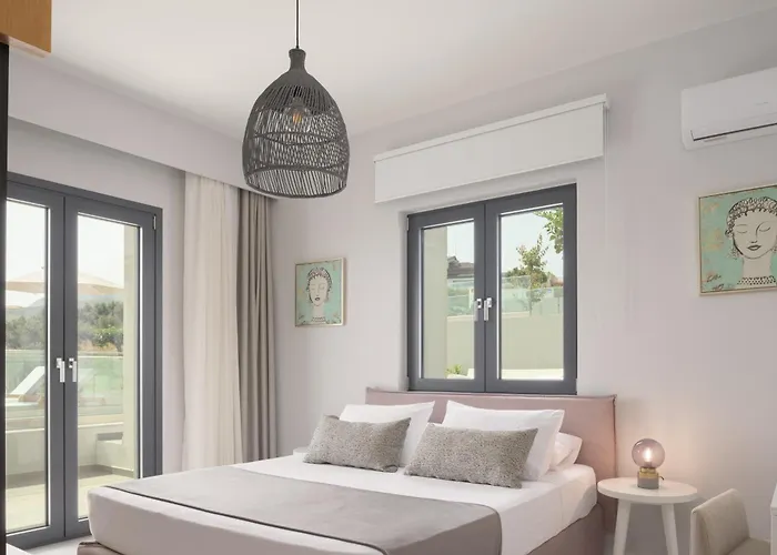 Villa Kalliston - 4000m2 Of Elevated Living *