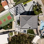 Villa Kalliston - 4000m2 Of Elevated Living *