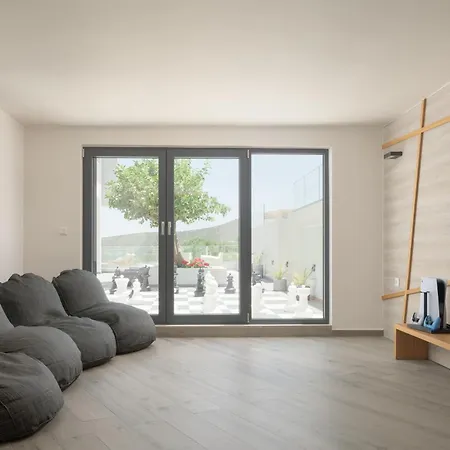 Luxury Private Villa For 12 Guests- Heated Pool, Hot Tube, Sunset View * העיירה רתימנו