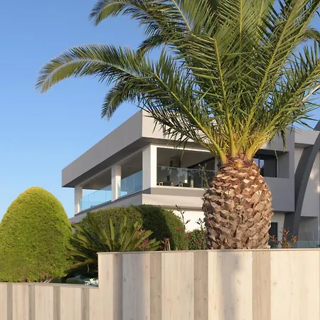 Villa Kalliston Вилла *